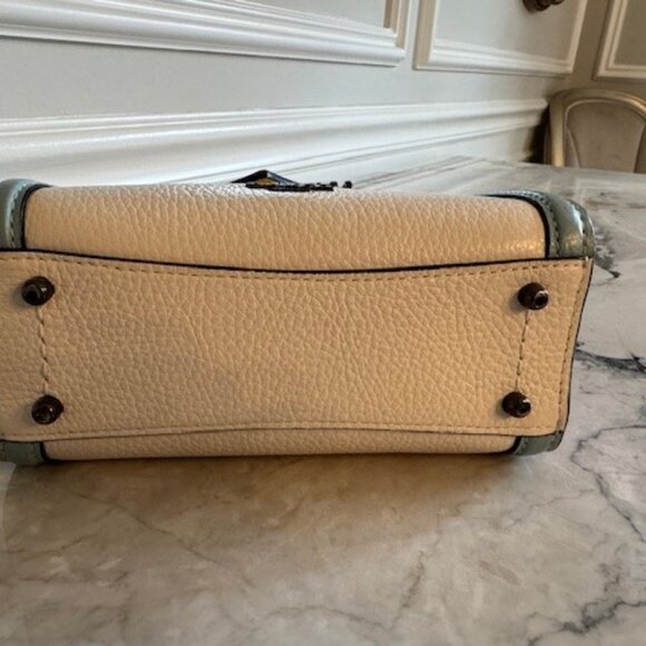 Coach Micro Zoe in Colorblock. Fits iPhone 15 Pro and iPhone 16 EUC No Flaws - Picture 8 of 9